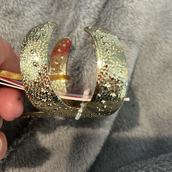 Lily Pulitzer Golden Starfish Cuff Bracelet-One Size - Picture 4 of 6